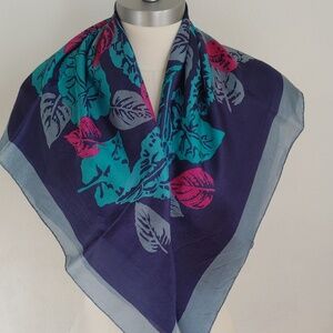 Womens Unbranded VTG Scarf 100% Silk Floral Leaf Blue & Pink Rolled Edges 32" Sq